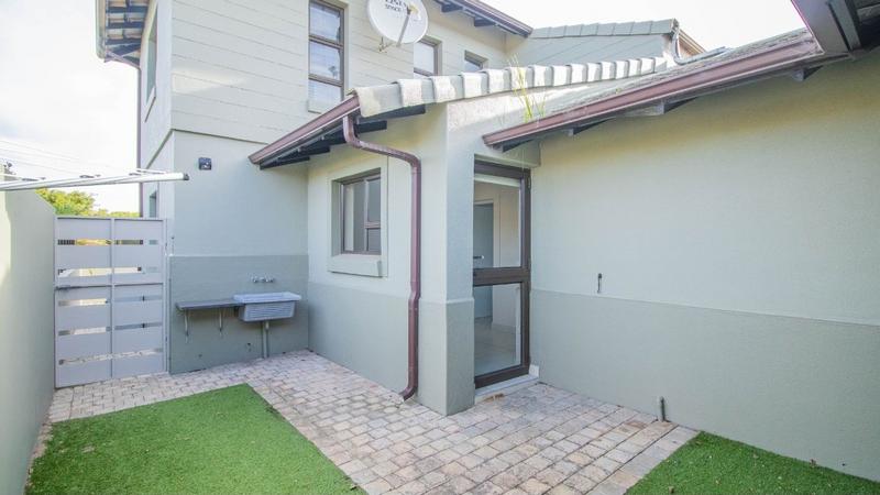 4 Bedroom Property for Sale in Hartenbos Landgoed Western Cape